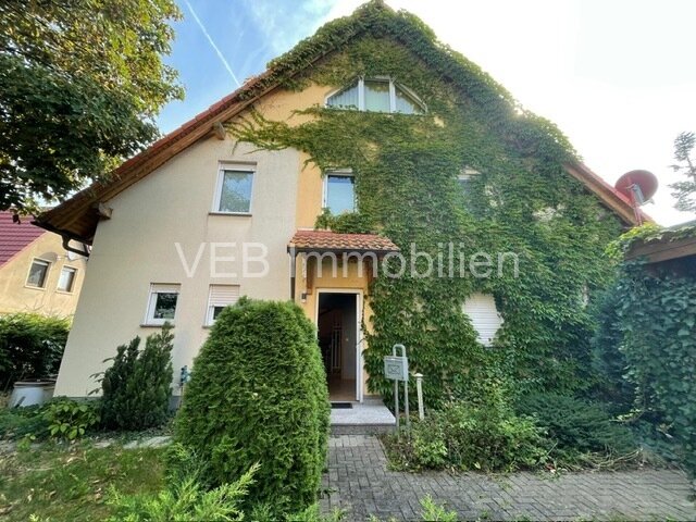 Exklusives Angebot: Gepflegte Doppelhaushälfte mit großem Carport in begehrter Lage von Erfurt Exklusives Angebot: Gepflegte Doppelhaushälfte mit großem Carport in begehrter Lage von Erfurt