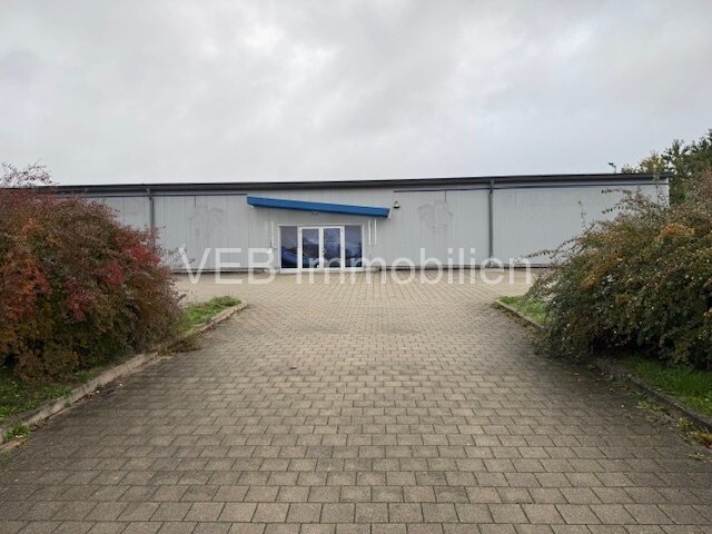 FLEXIBLES FLÄCHENWUNDER MIT POTENZIAL – 800 m² GEWERBE- UND LAGERFLÄCHE IM SAALE-HOLZLAND-KREIS ZU VERMIETEN. FLEXIBLES FLÄCHENWUNDER MIT POTENZIAL – 800 m² GEWERBE- UND LAGERFLÄCHE IM SAALE-HOLZLAND-KREIS ZU VERMIETEN.