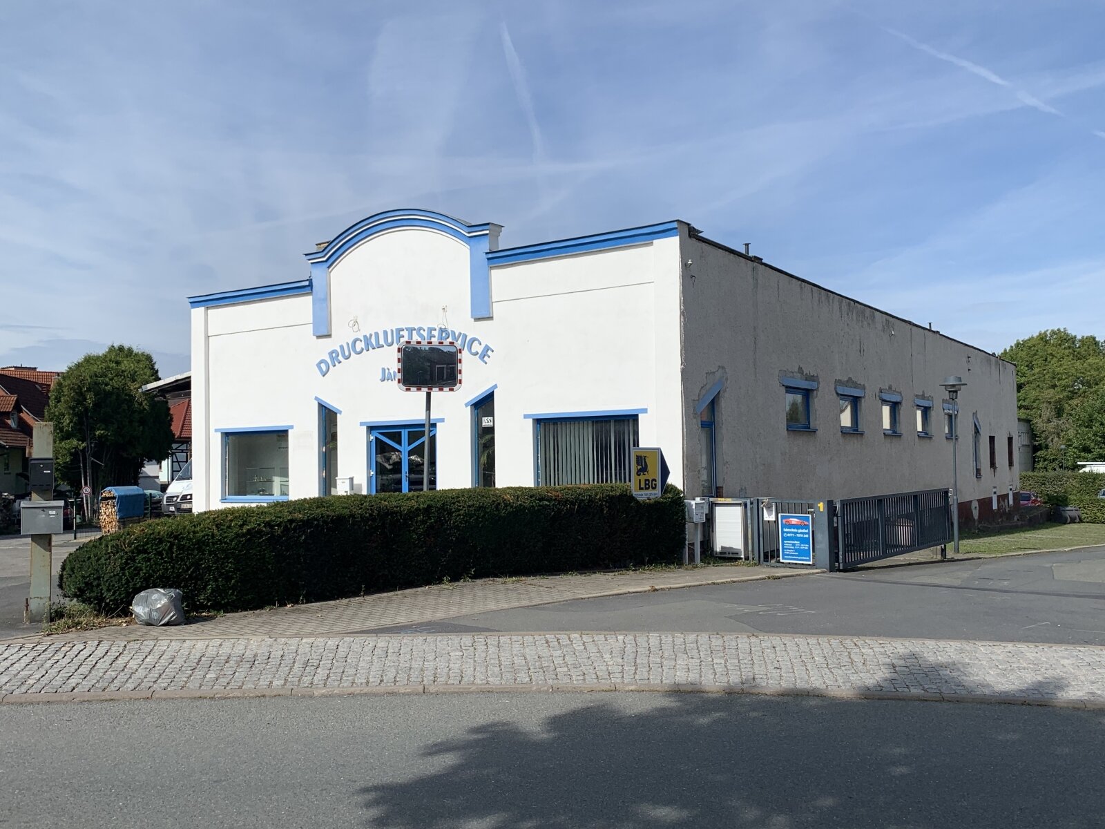 Preisreduzierung - Vielseitiger Gewerbekomplex mit verschiedensten Lagermöglickeiten günstig abzugeben. Preisreduzierung - Vielseitiger Gewerbekomplex mit verschiedensten Lagermöglickeiten günstig abzugeben.